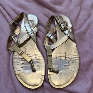 Size 6, gold, dice vita sandals